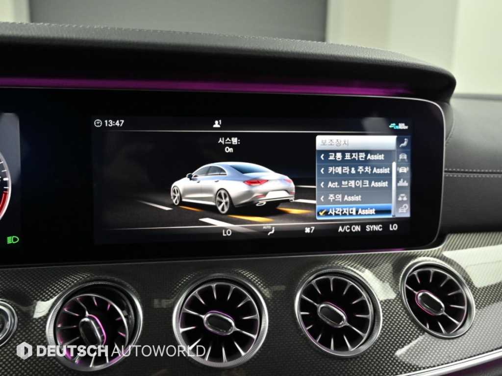 Mercedes-Benz CLS-Class — photo 17