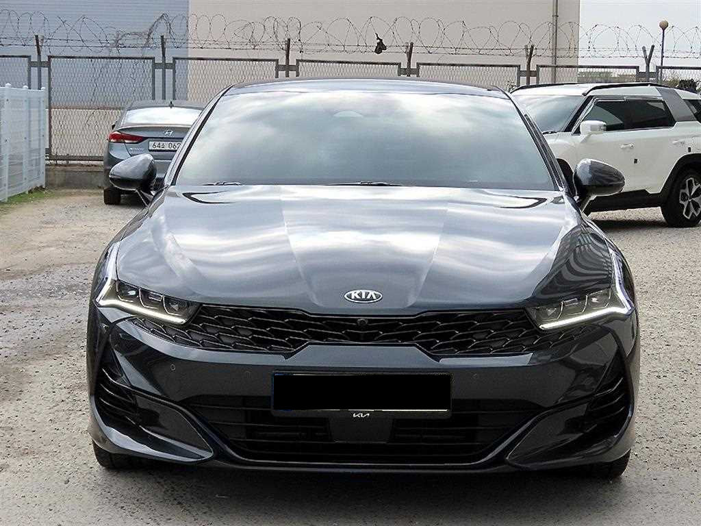Kia K5 — photo 01