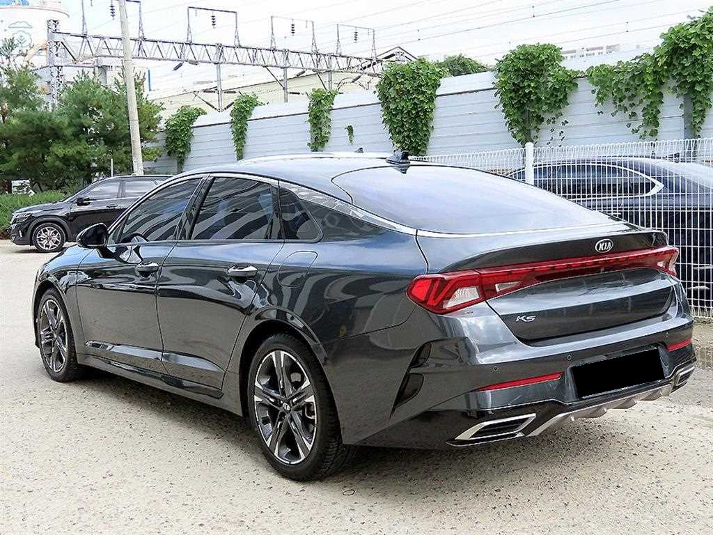 Kia K5 — photo 03