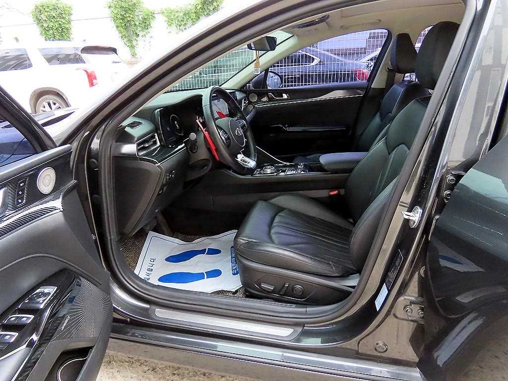 Kia K5 — photo 05