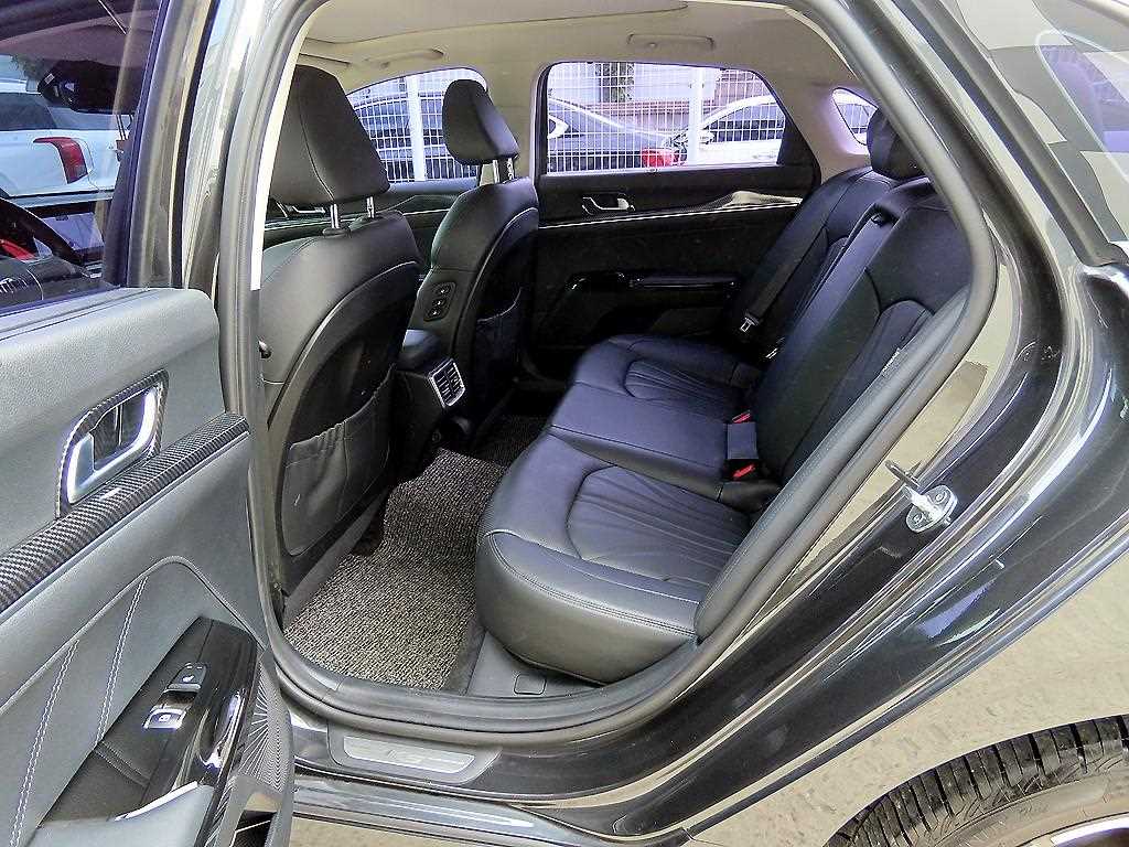 Kia K5 — photo 06