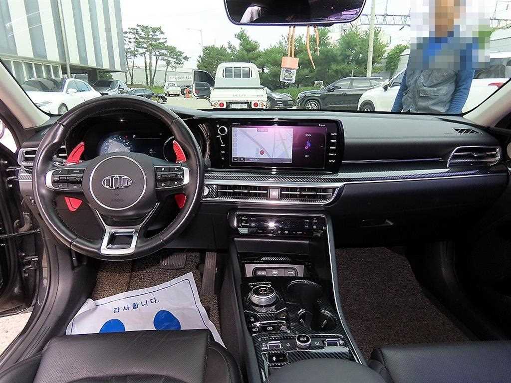 Kia K5 — photo 07