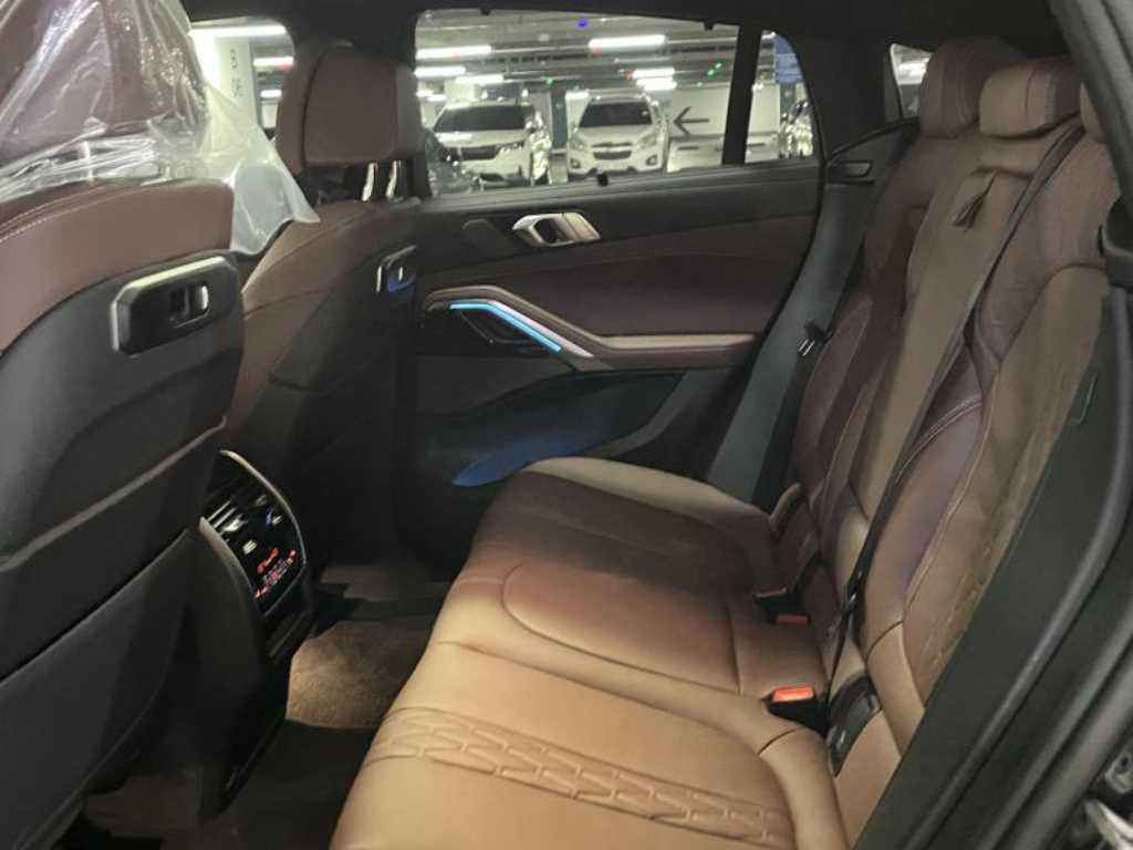 BMW X6 — photo 08