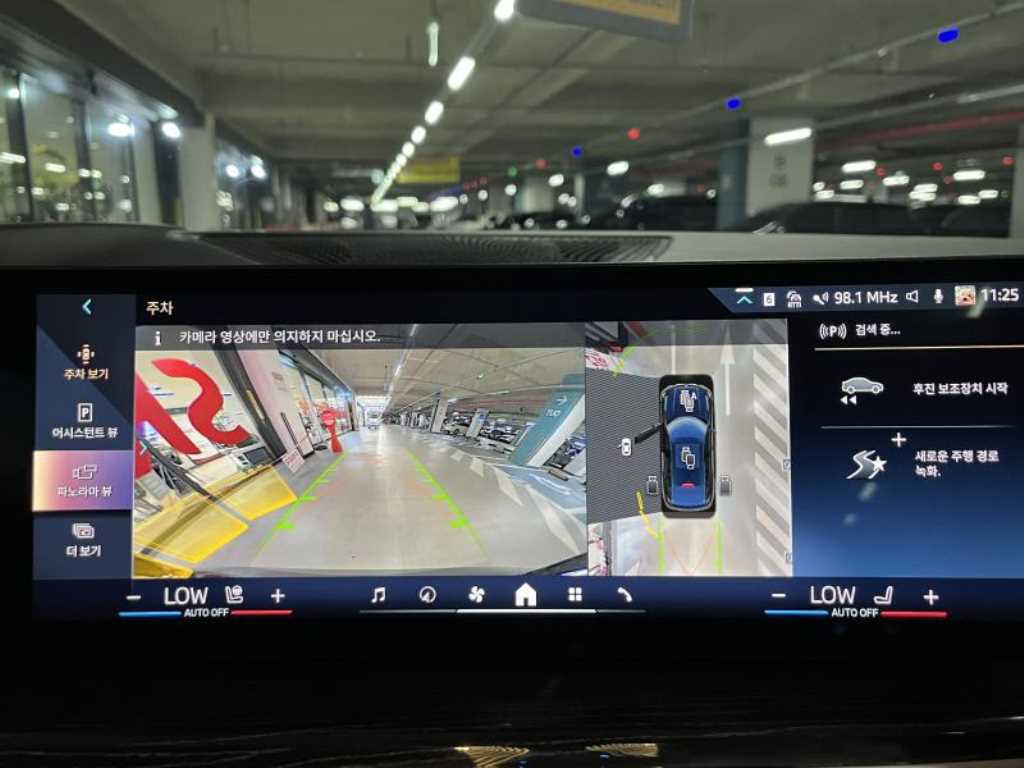 BMW X6 — photo 17