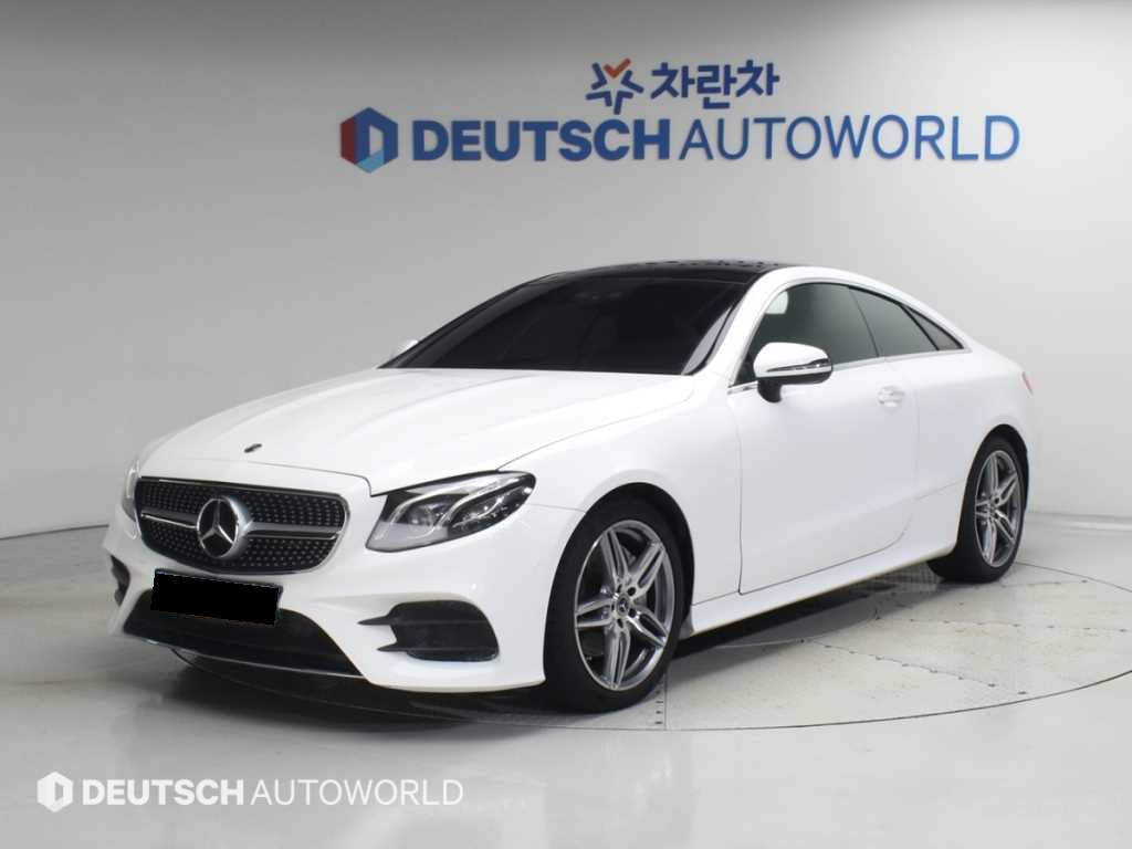 Mercedes-Benz E-Class — photo 01