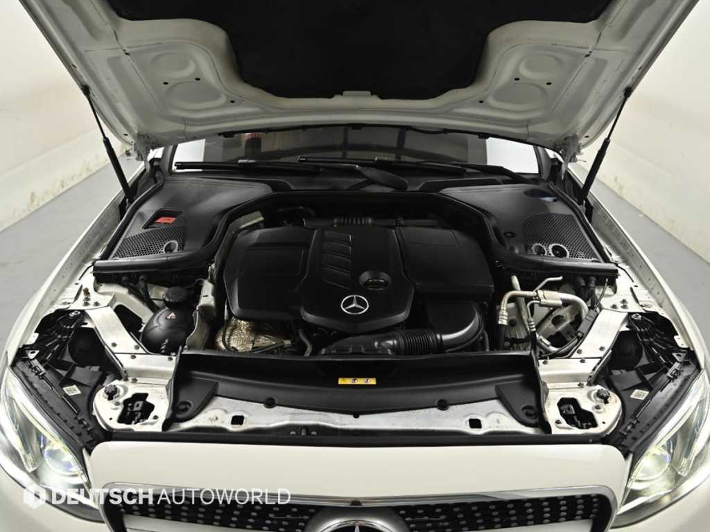 Mercedes-Benz E-Class — photo 06