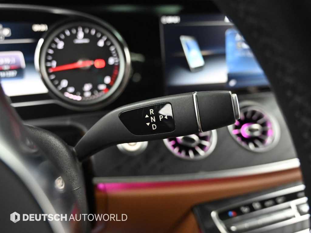 Mercedes-Benz E-Class — photo 09