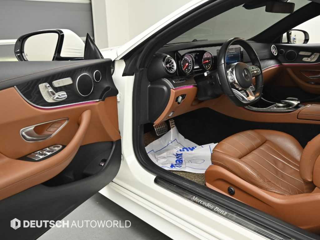 Mercedes-Benz E-Class — photo 11