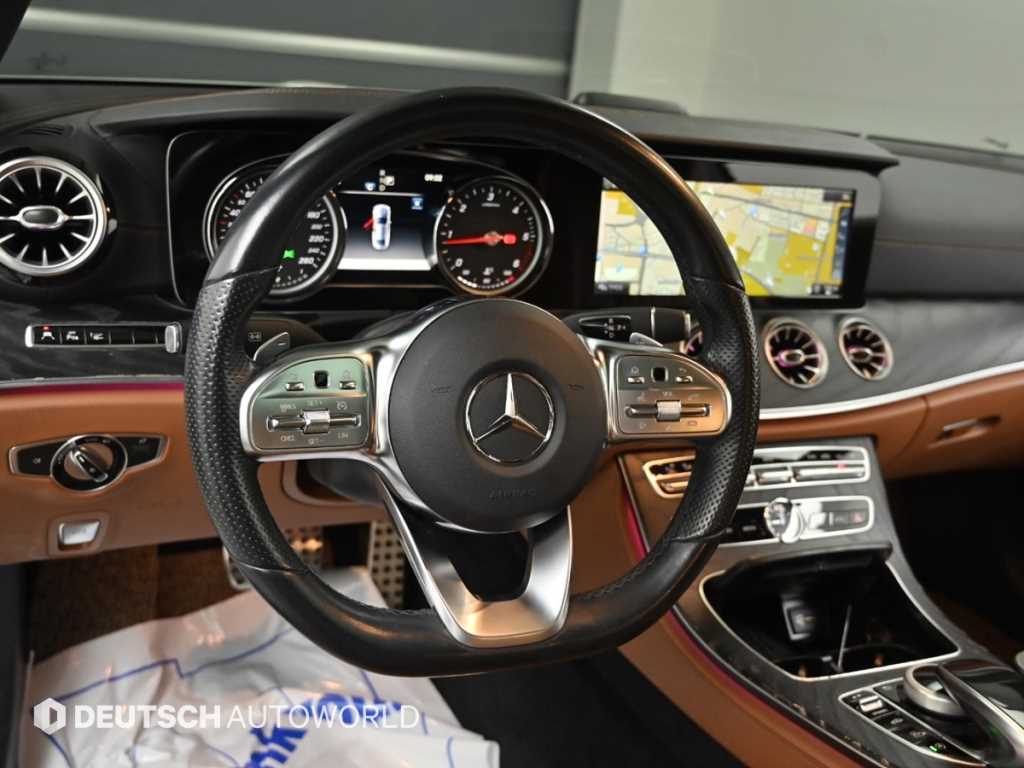 Mercedes-Benz E-Class — photo 13