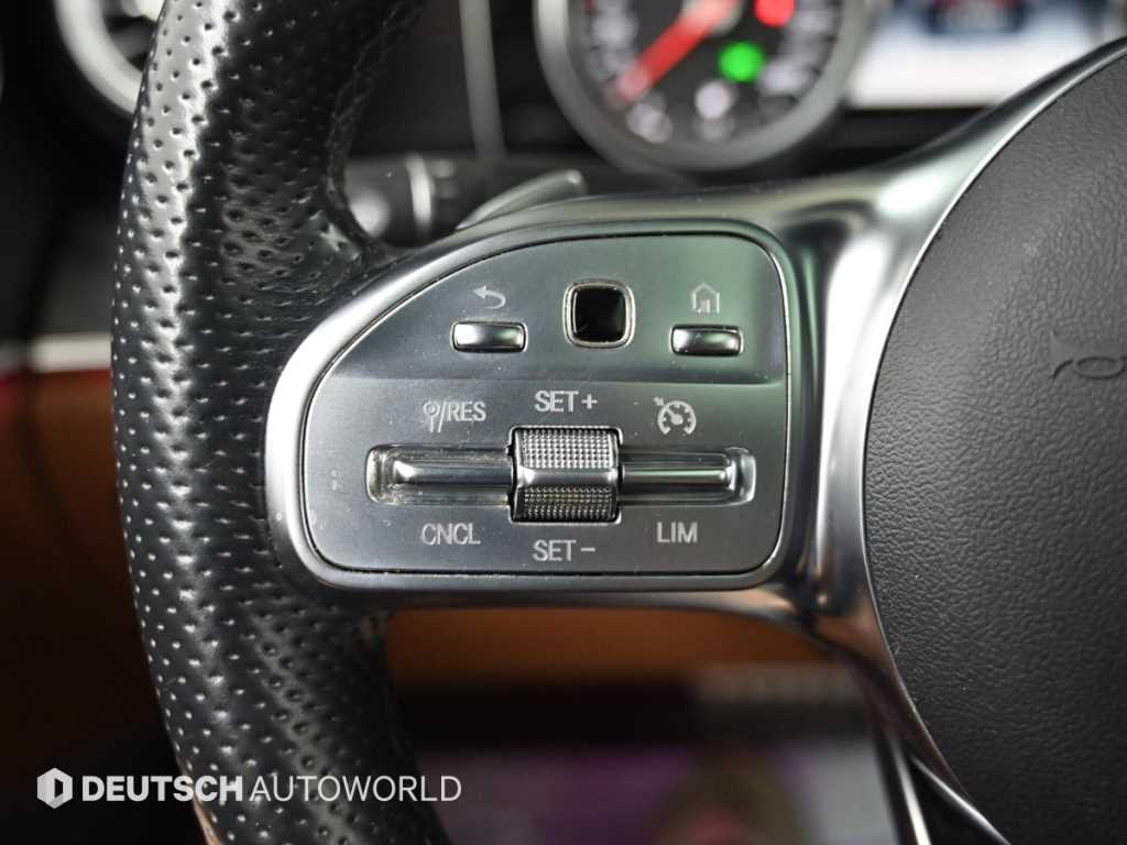 Mercedes-Benz E-Class — photo 16
