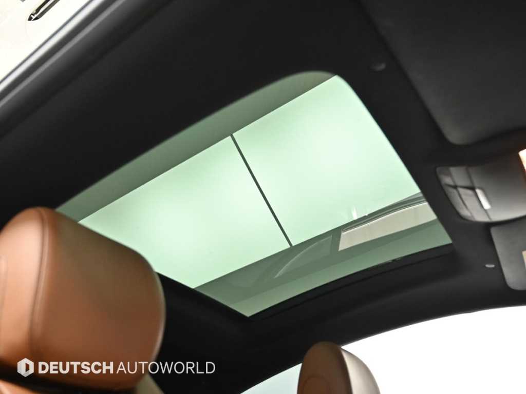 Mercedes-Benz E-Class — photo 19