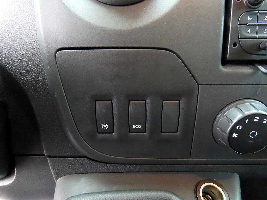 RENAULT Master — photo 15