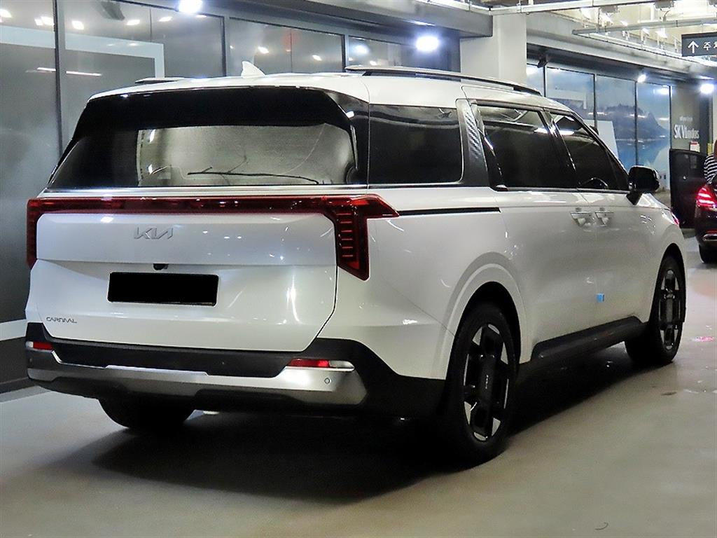 Kia Carnival — photo 04