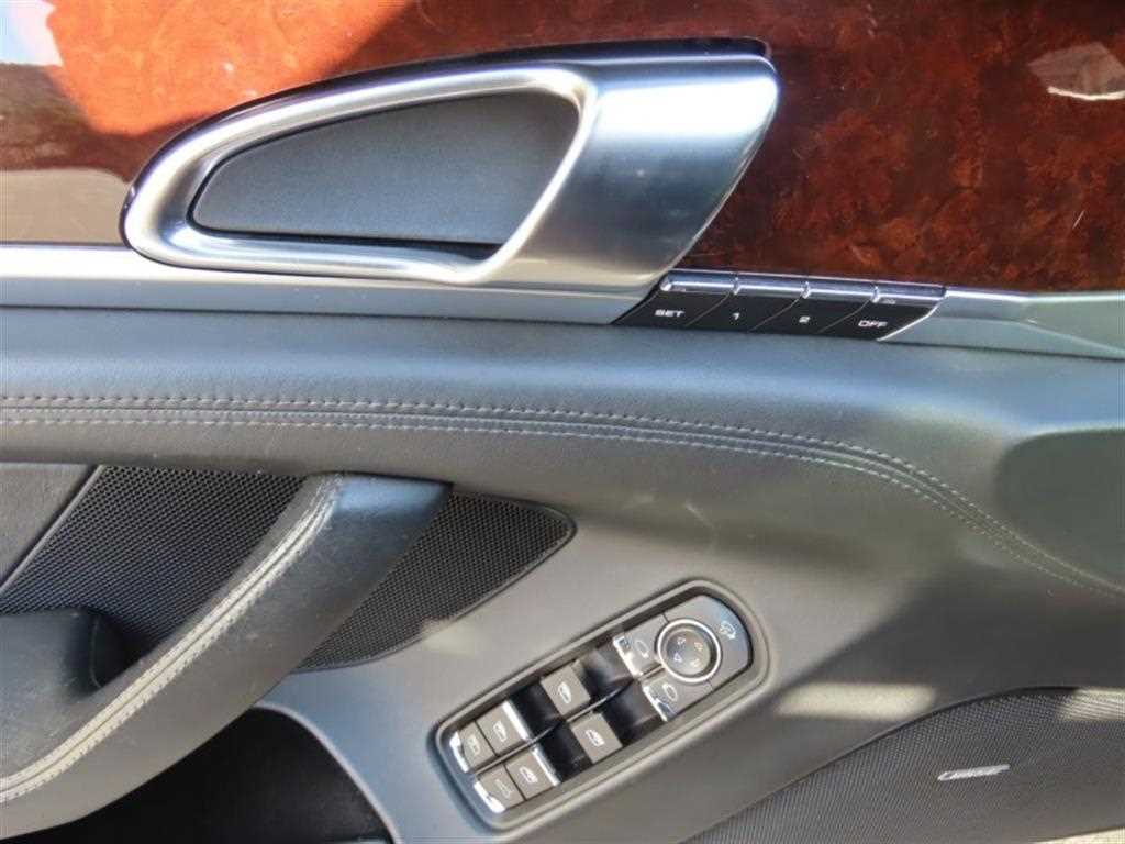 Porsche Panamera — photo 12