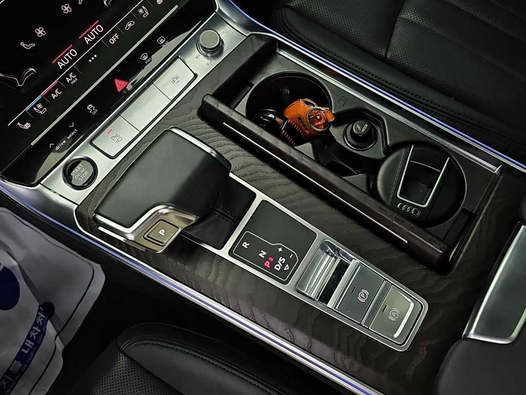 Audi A6 — photo 08