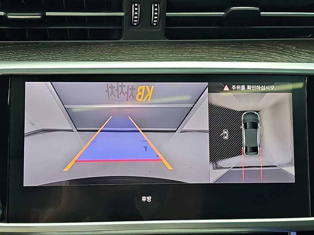Audi A6 — photo 16