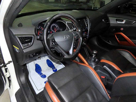 Hyundai Veloster — photo 10