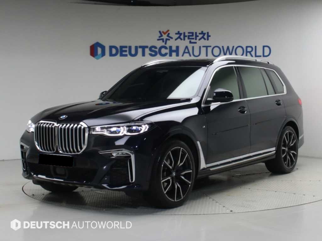 BMW X7 — photo 01