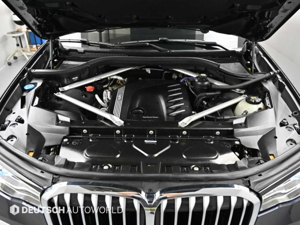 BMW X7 — photo 06