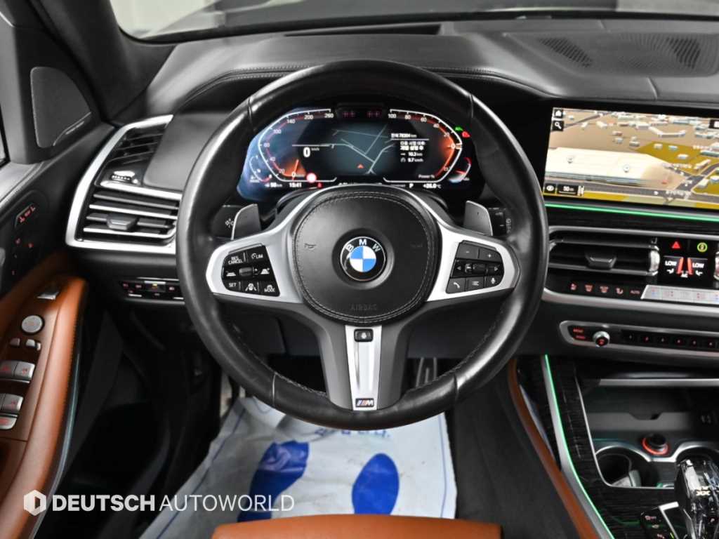 BMW X7 — photo 13