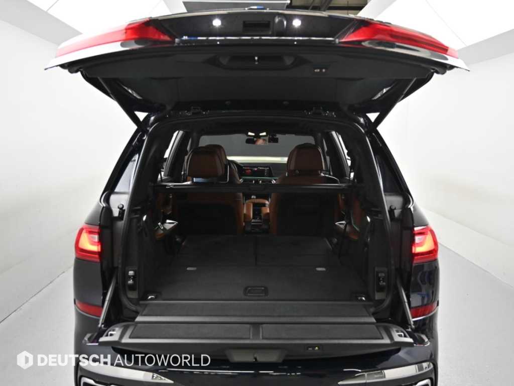 BMW X7 — photo 19