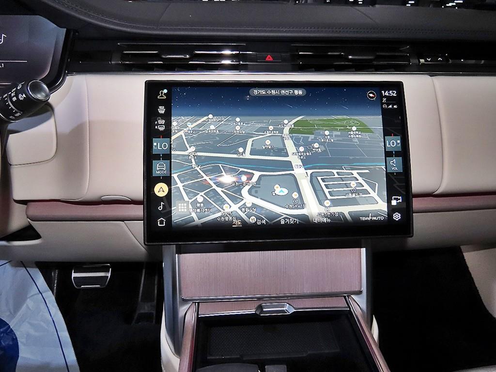 Land Rover Range Rover — photo 11