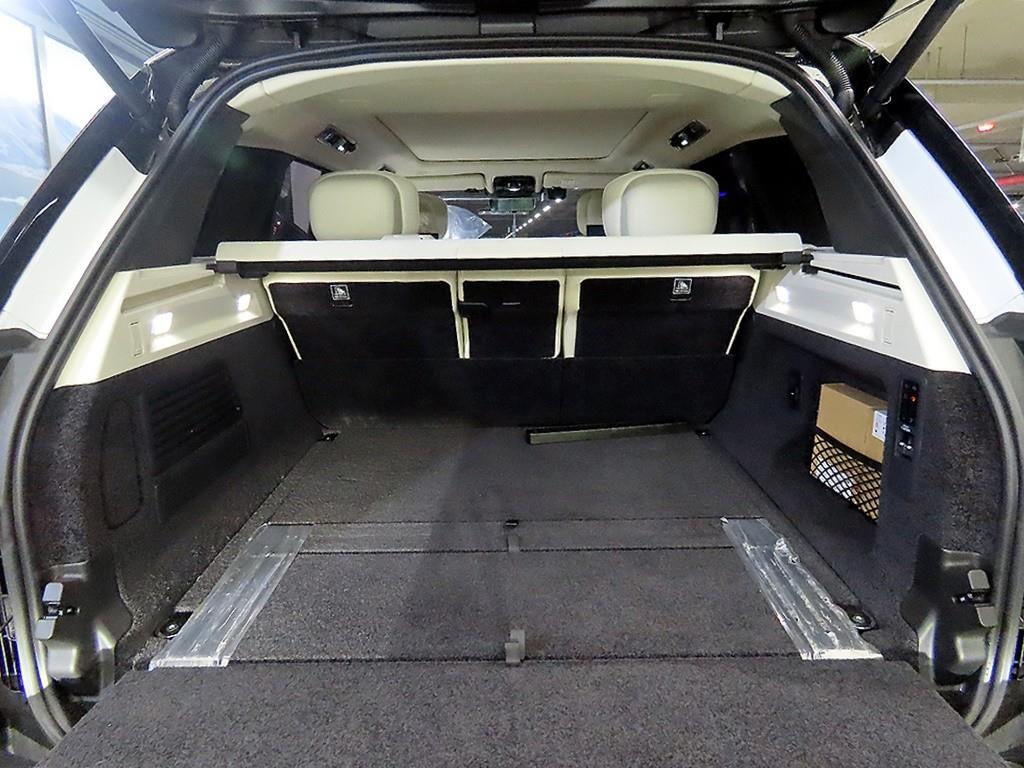 Land Rover Range Rover — photo 16