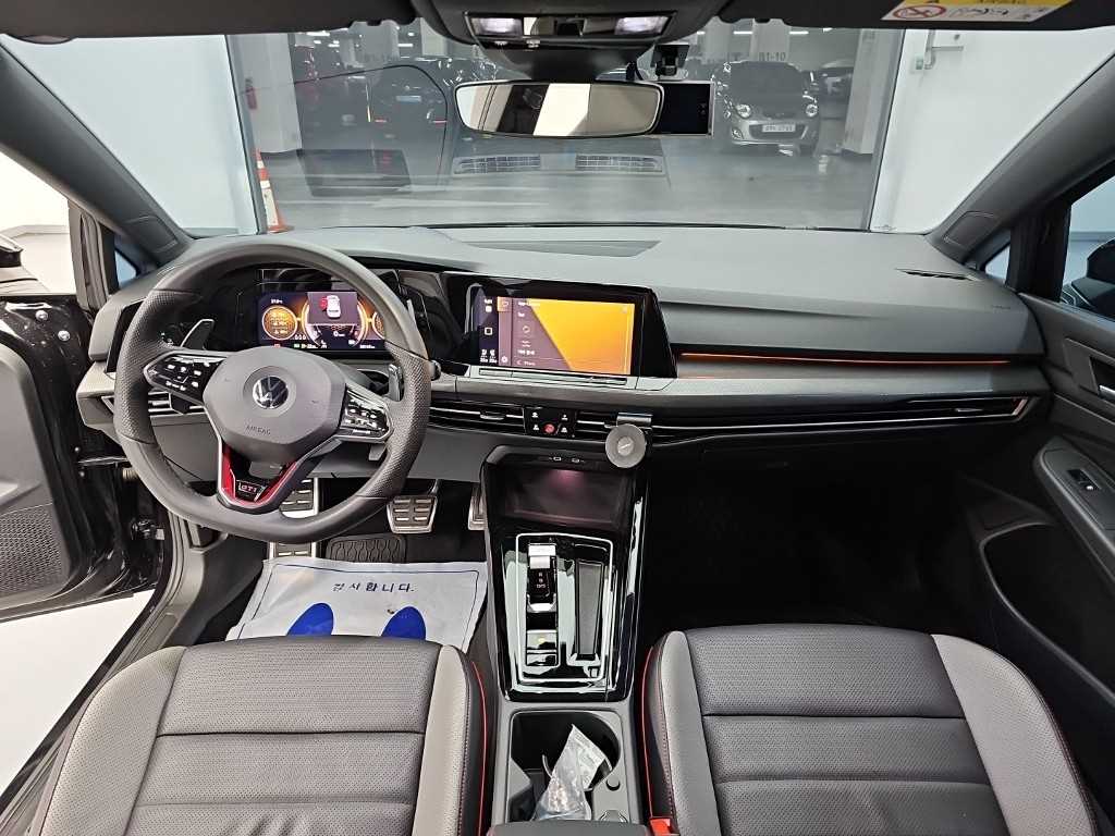 Volkswagen Golf — photo 07