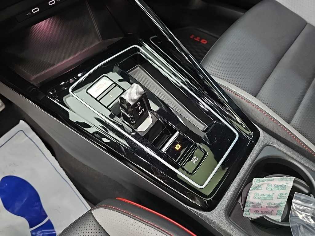 Volkswagen Golf — photo 08
