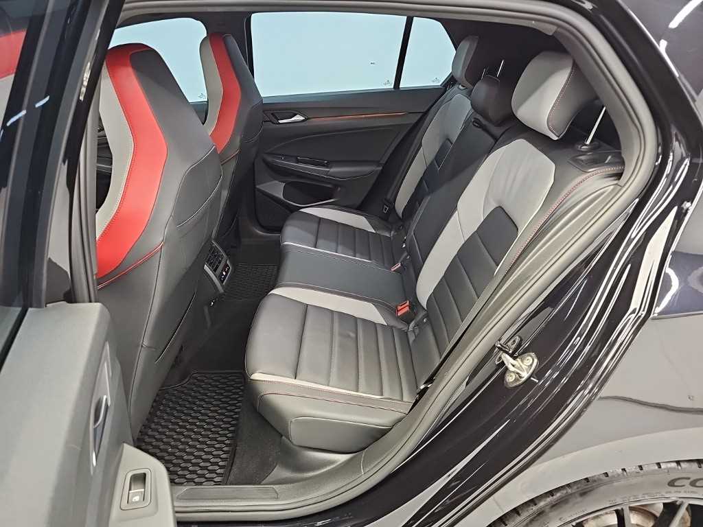Volkswagen Golf — photo 12
