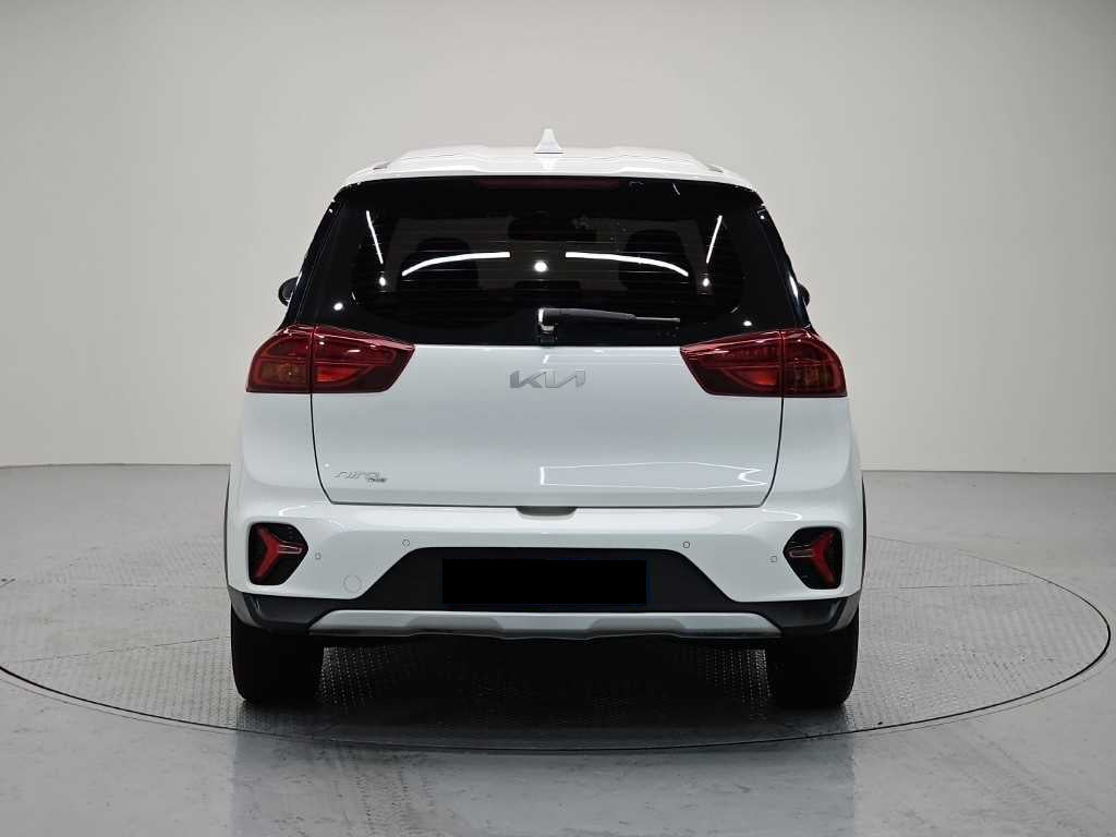Kia Niro — photo 03