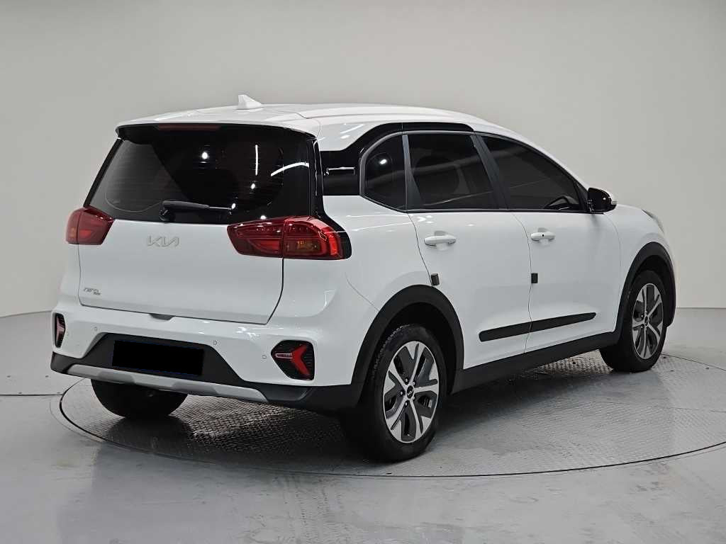 Kia Niro — photo 04