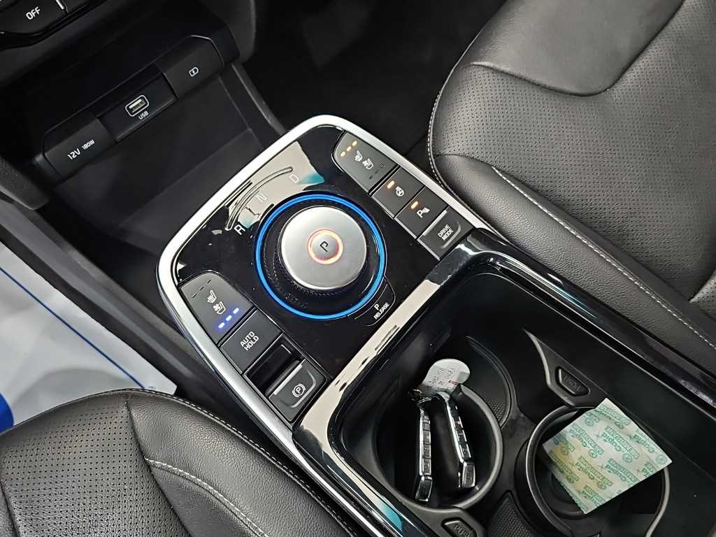 Kia Niro — photo 08