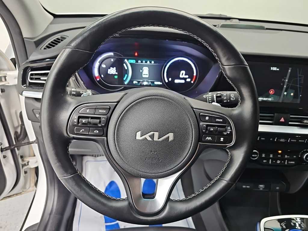 Kia Niro — photo 09