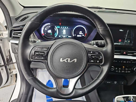 Kia Niro — photo 09