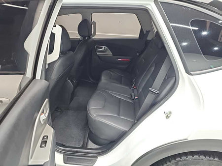 Kia Niro — photo 12