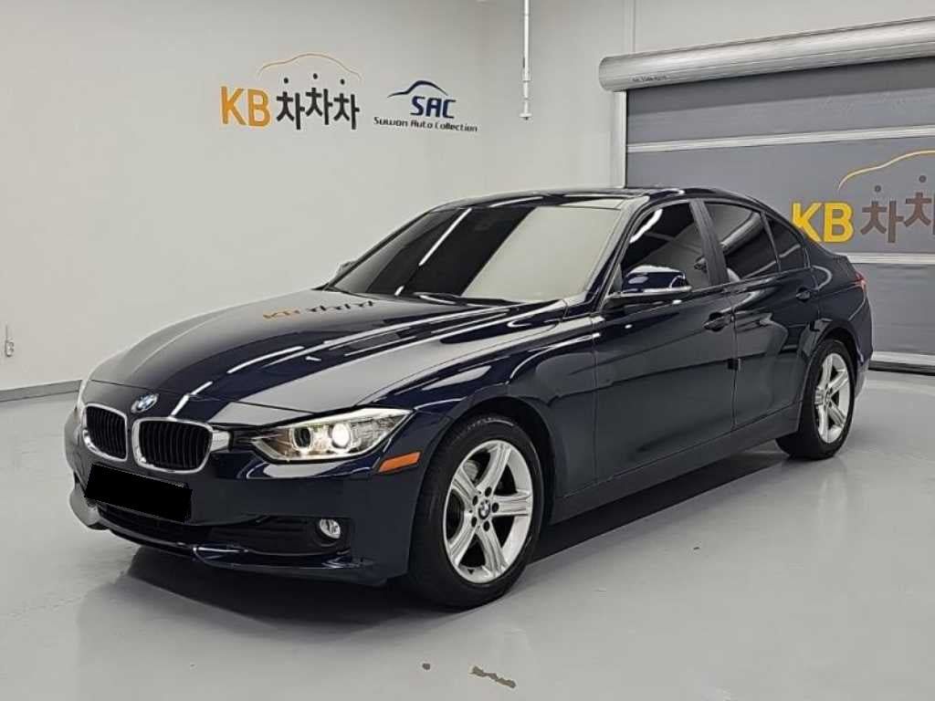BMW 3-Series — photo 01