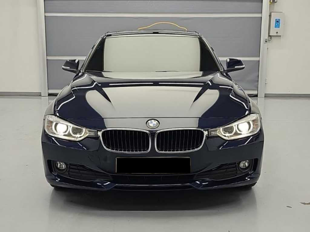 BMW 3-Series — photo 02