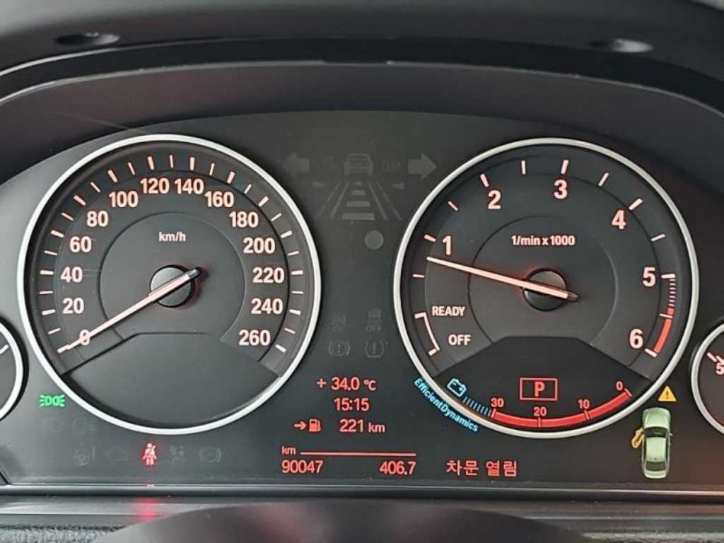 BMW 3-Series — photo 06