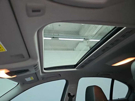 BMW 3-Series — photo 14