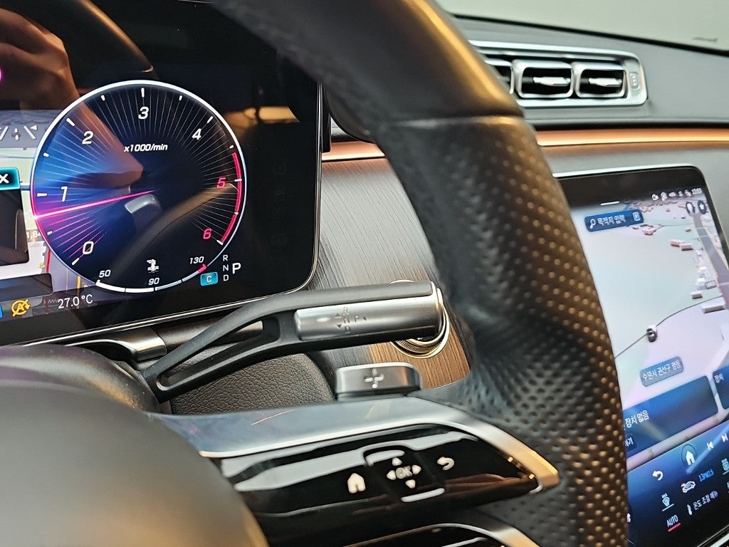 Mercedes-Benz S-Class — photo 08