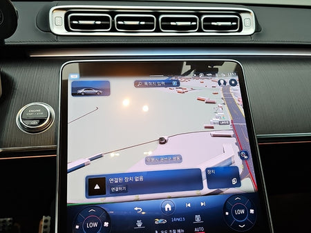 Mercedes-Benz S-Class — photo 16