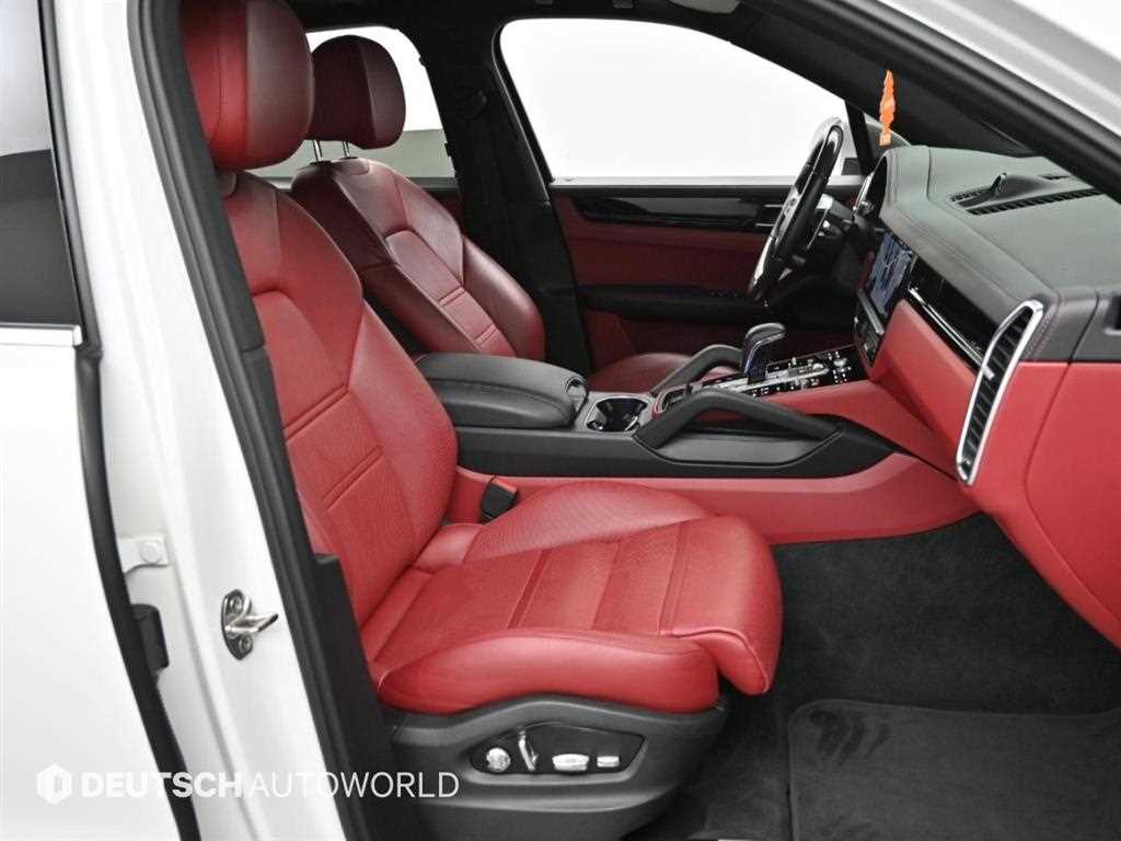 Porsche Cayenne — photo 11