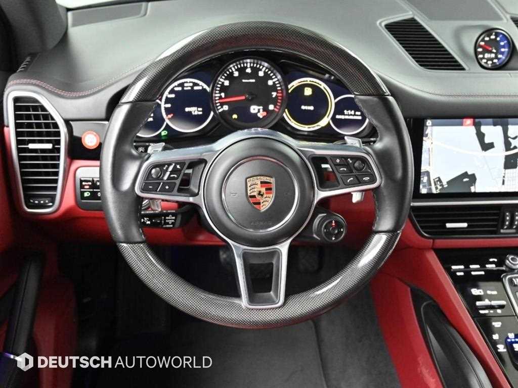 Porsche Cayenne — photo 14
