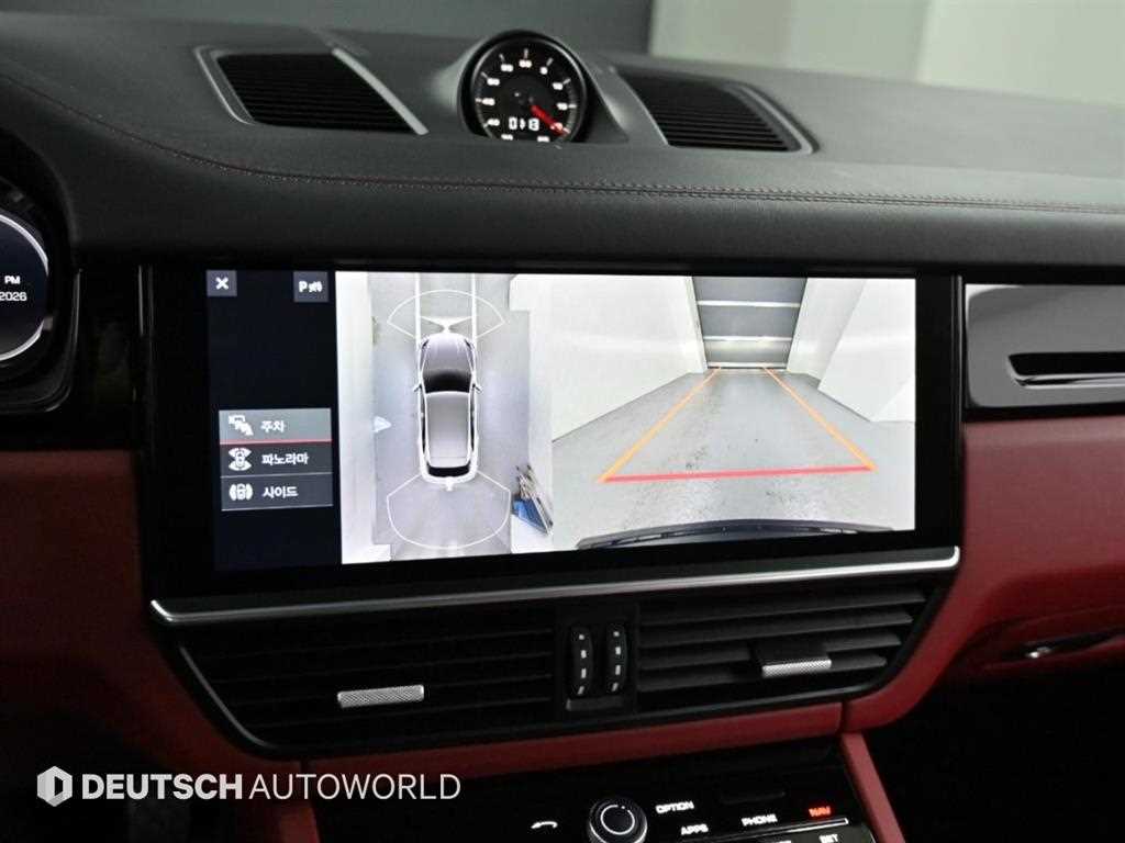 Porsche Cayenne — photo 16