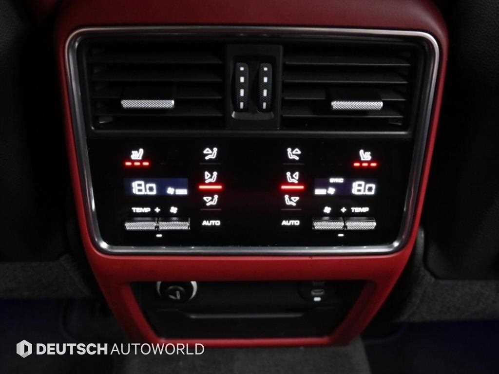 Porsche Cayenne — photo 17
