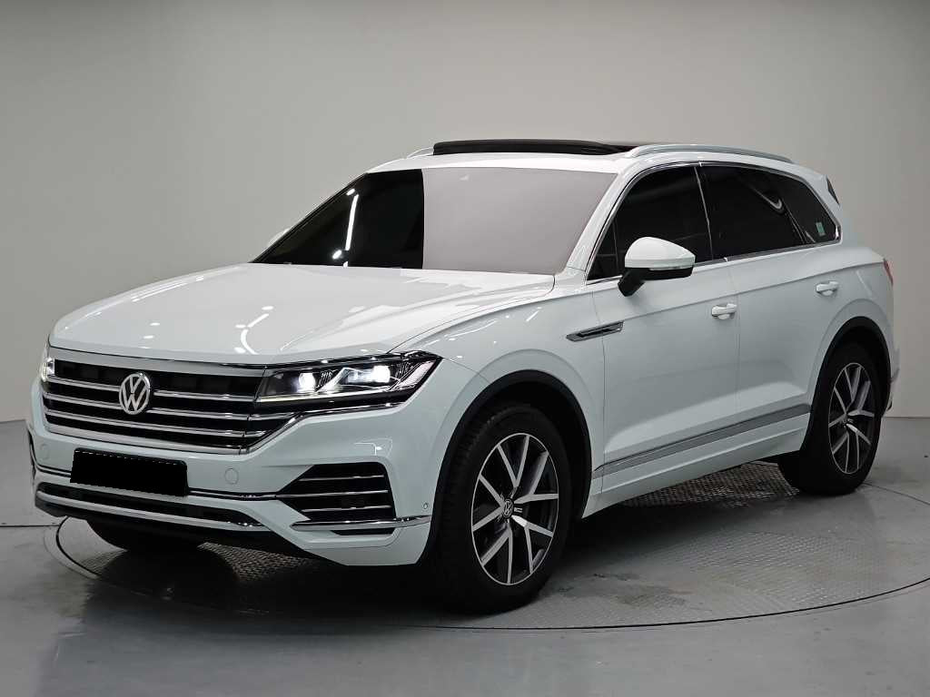 Volkswagen Touareg — photo 01
