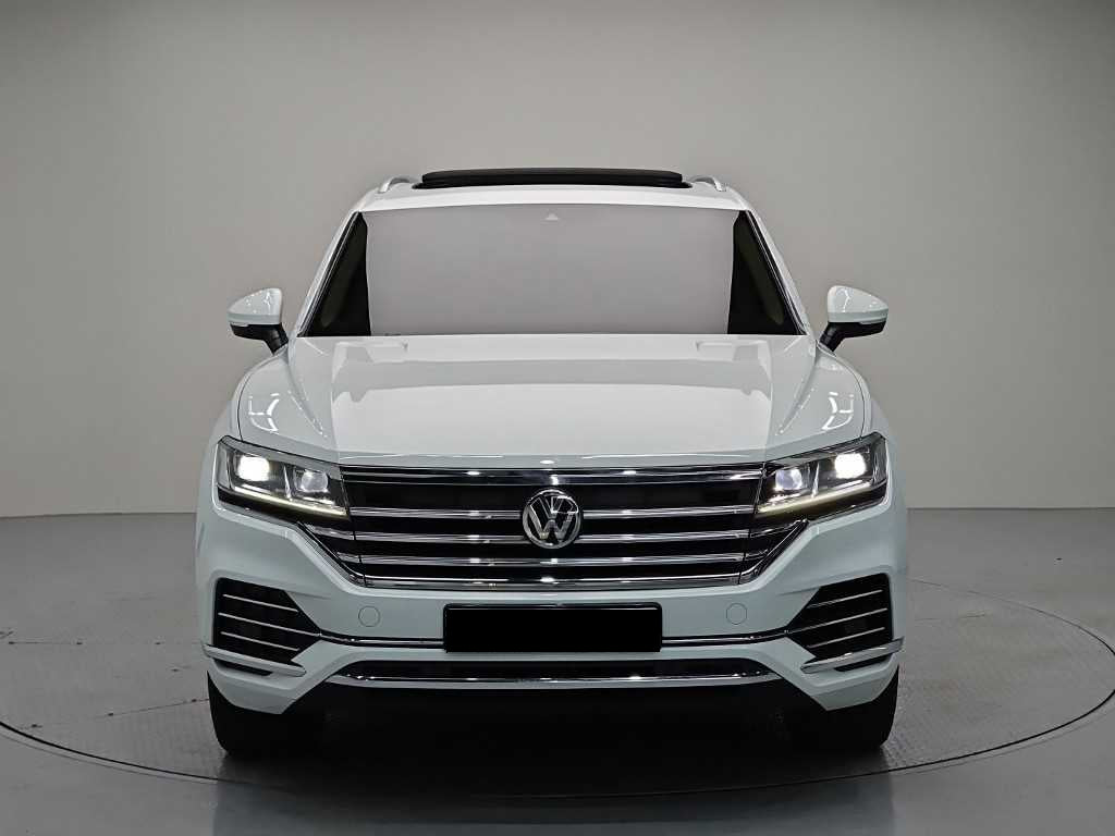 Volkswagen Touareg — photo 02