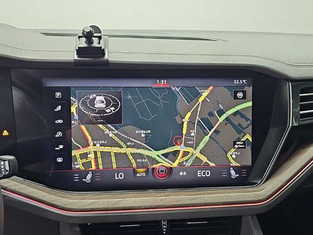 Volkswagen Touareg — photo 15