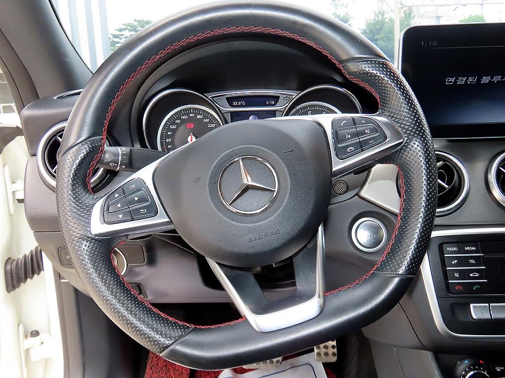 Mercedes-Benz CLA-Class — photo 08